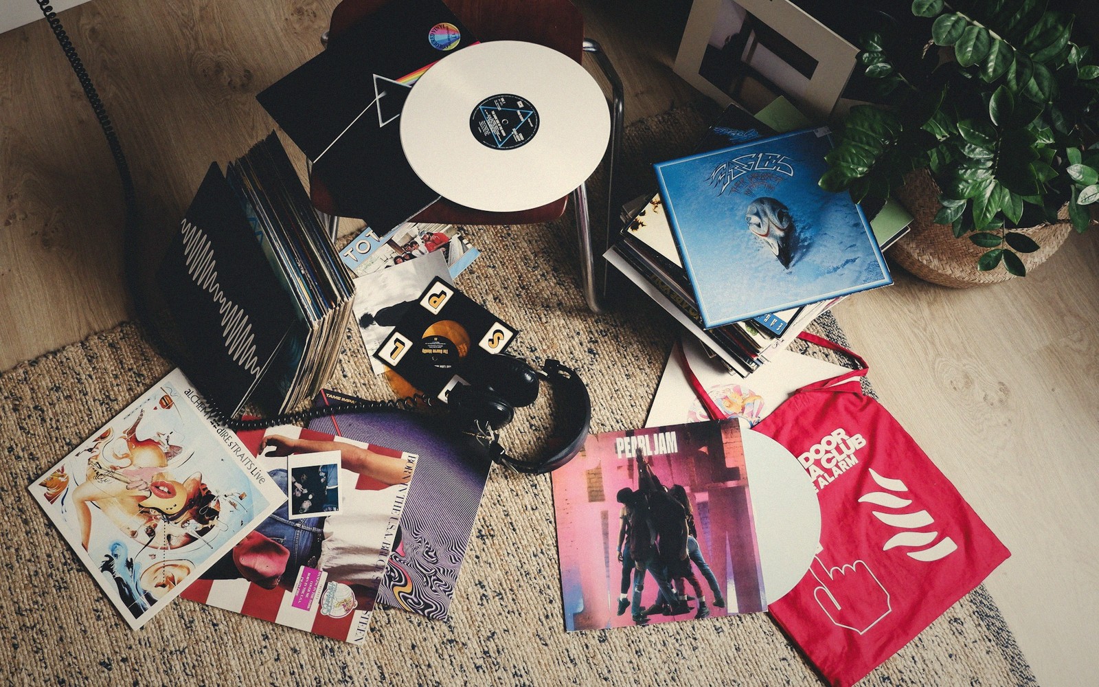 How to Read a Record Sleeve